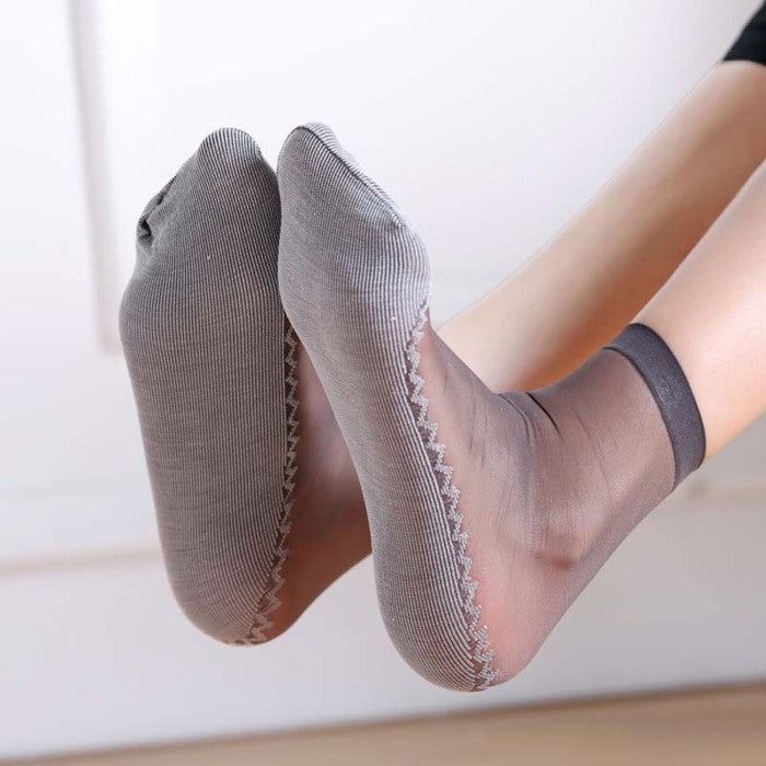 Lucida™️ Doorschijnende Stijlvolle Anti-Slip Sokken
